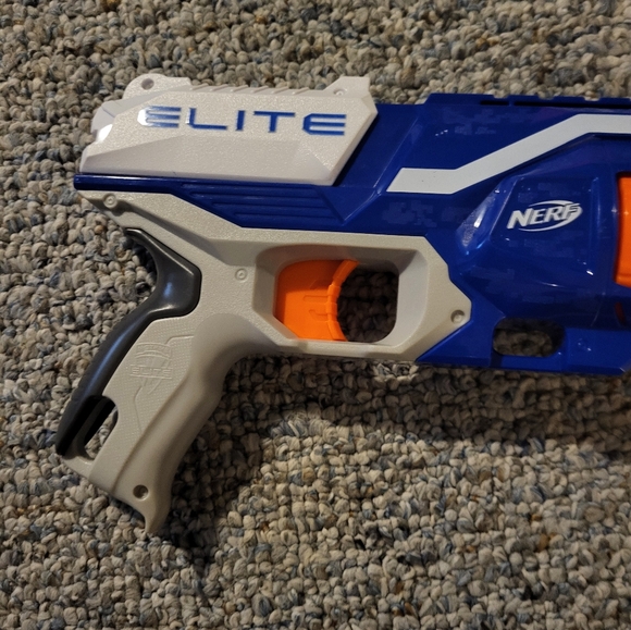 Nerf Elite Disruptor Soft Dart Toy Gun Blaster - Picture 2 of 3